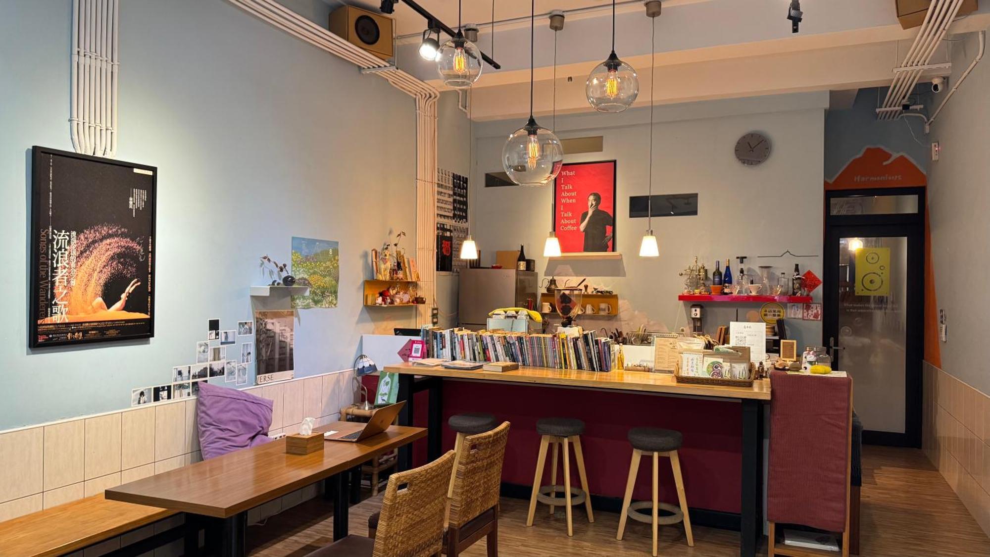 פולי Center.Center Hostel מראה חיצוני תמונה