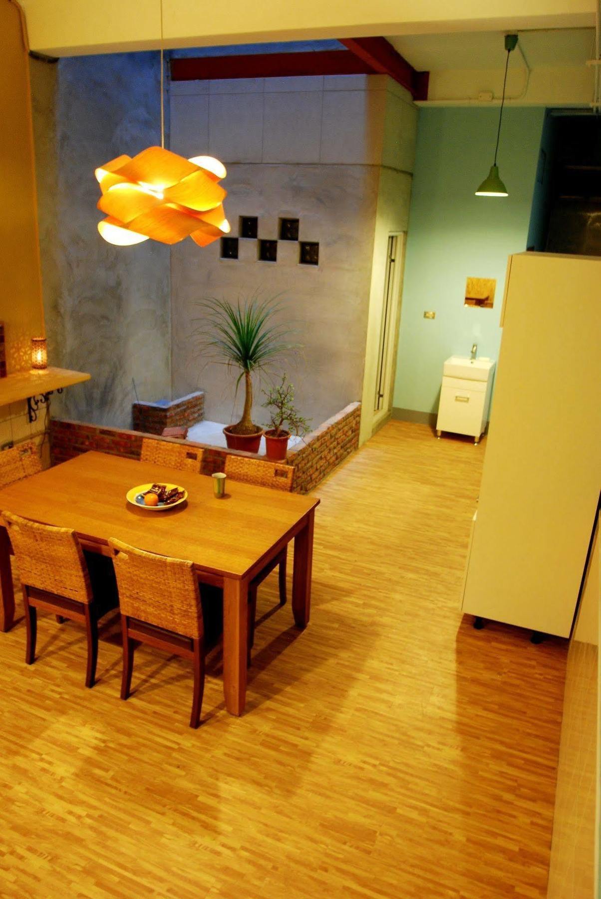 פולי Center.Center Hostel מראה חיצוני תמונה