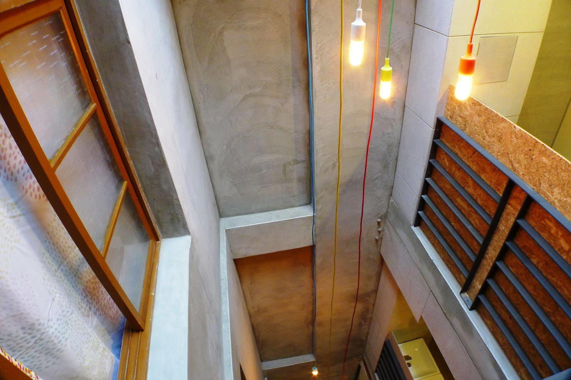 פולי Center.Center Hostel מראה חיצוני תמונה